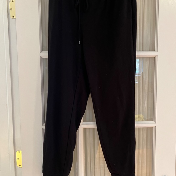 Jones New York Signature black joggers. - Picture 3 of 6